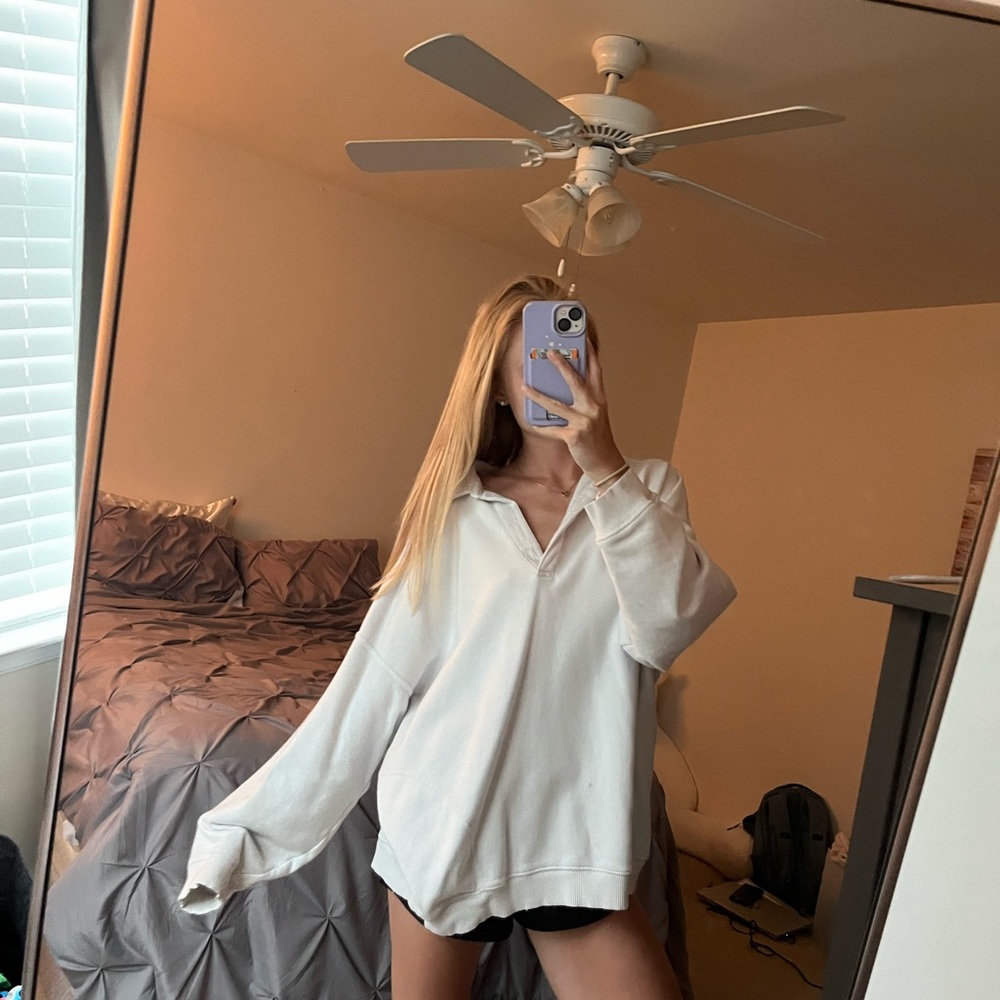 Aeire White Pullover Top